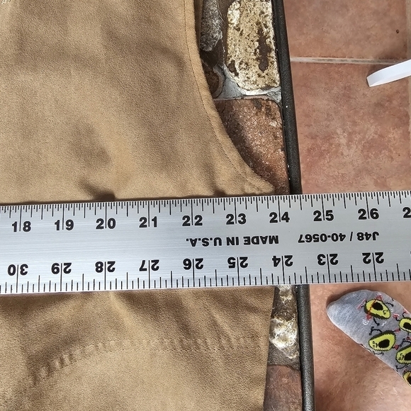 Badlands Las Vegas Golf Club Vest, Brown Faux Suede with Metal Snaps, Size Large - Picture 10 of 11